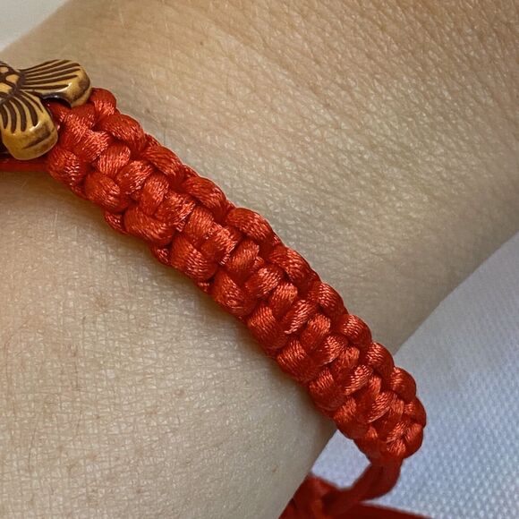 Adjustable Red Cord Good Luck Fish Bracelet, Carved Fish Beads, Feng Shui Charm - Picture 4 of 8